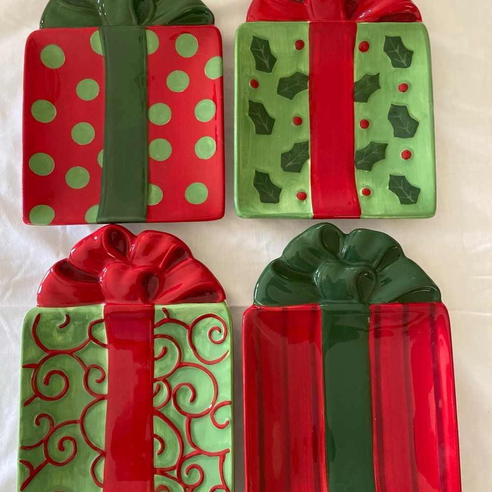 FITZ and FLOYD Kringle Christmas Set of 4 Snack Plates